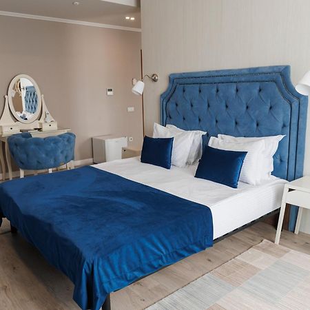 Rivoli Hotel Çernivtsi Dış mekan fotoğraf