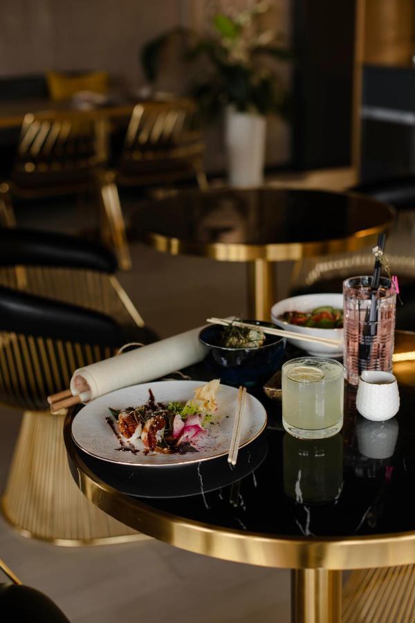 Rivoli Hotel Çernivtsi Dış mekan fotoğraf