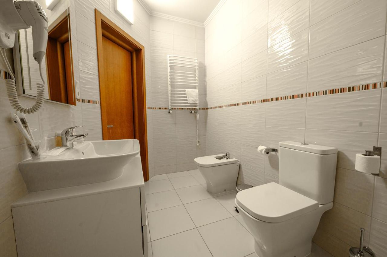 Rivoli Hotel Çernivtsi Dış mekan fotoğraf