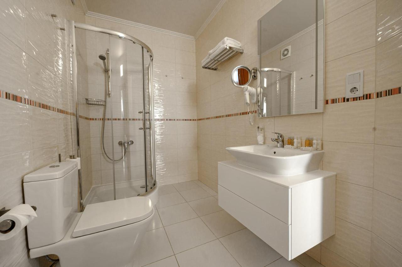 Rivoli Hotel Çernivtsi Dış mekan fotoğraf