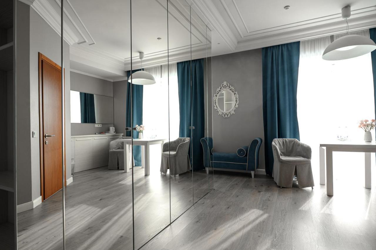 Rivoli Hotel Çernivtsi Dış mekan fotoğraf