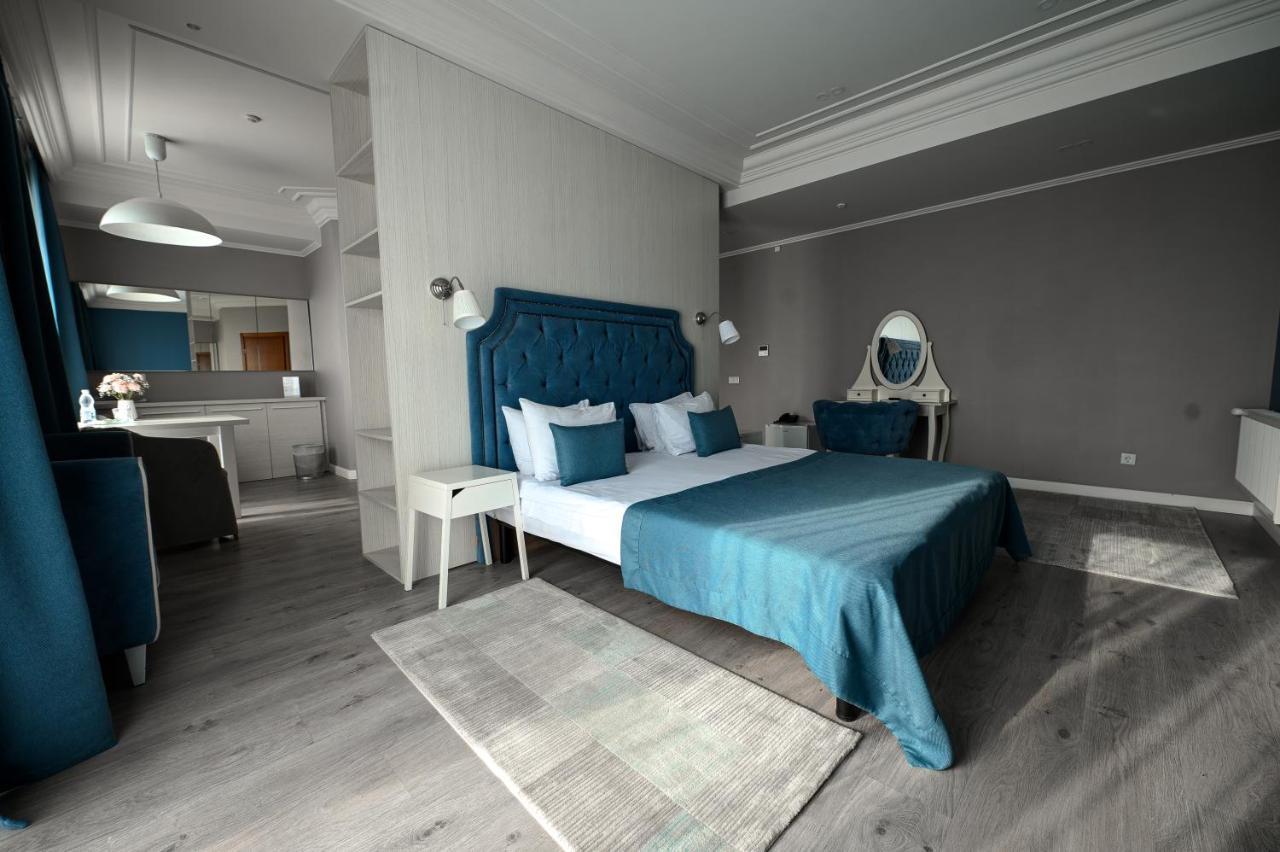 Rivoli Hotel Çernivtsi Dış mekan fotoğraf