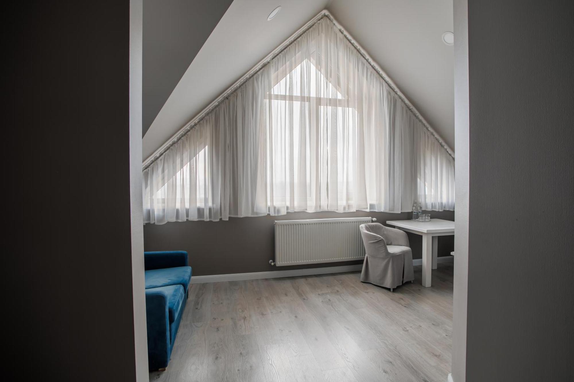 Rivoli Hotel Çernivtsi Dış mekan fotoğraf