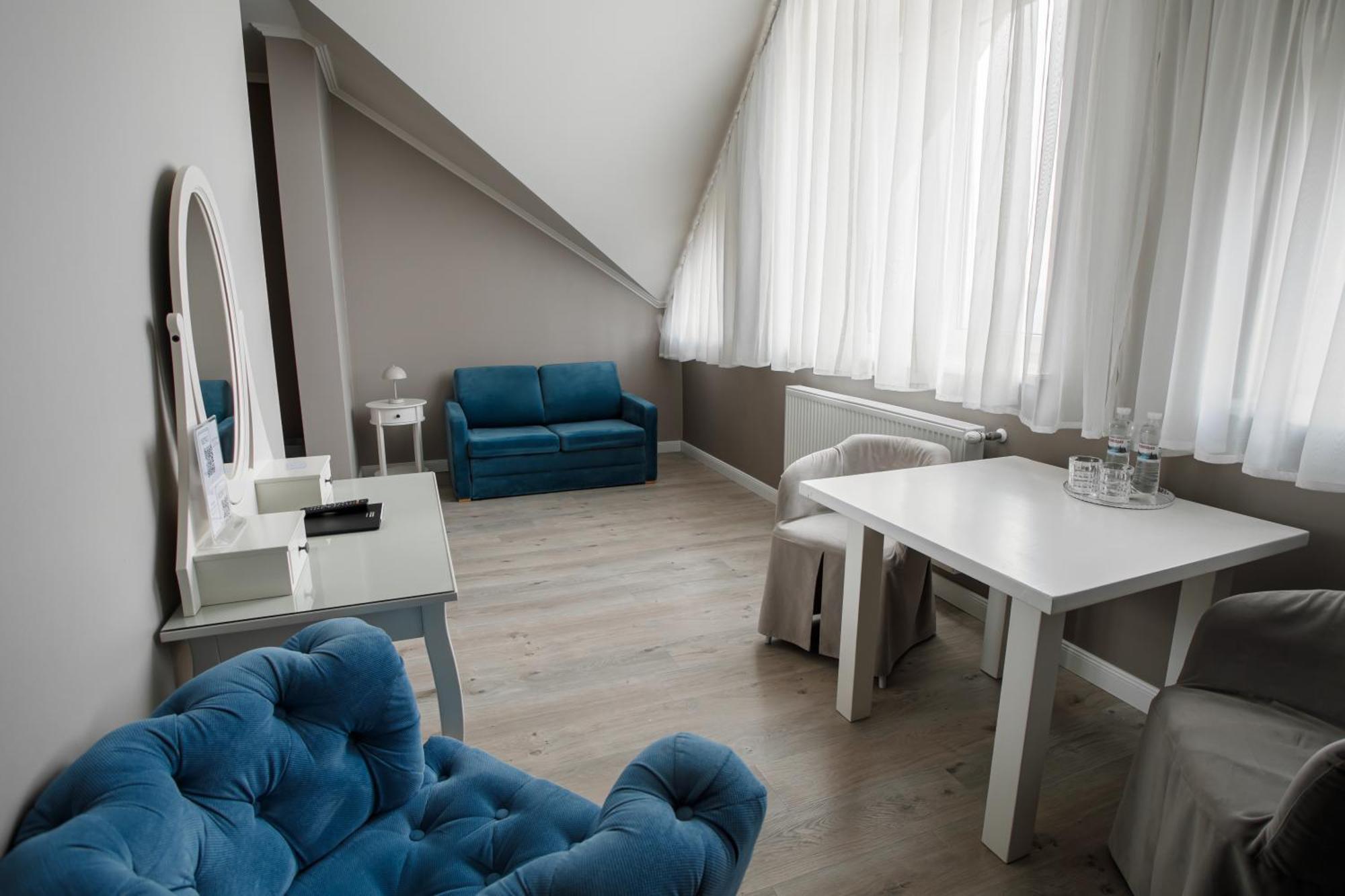 Rivoli Hotel Çernivtsi Dış mekan fotoğraf