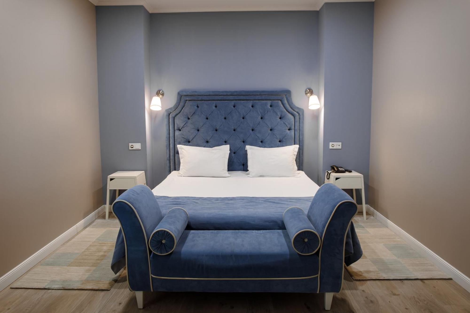 Rivoli Hotel Çernivtsi Dış mekan fotoğraf