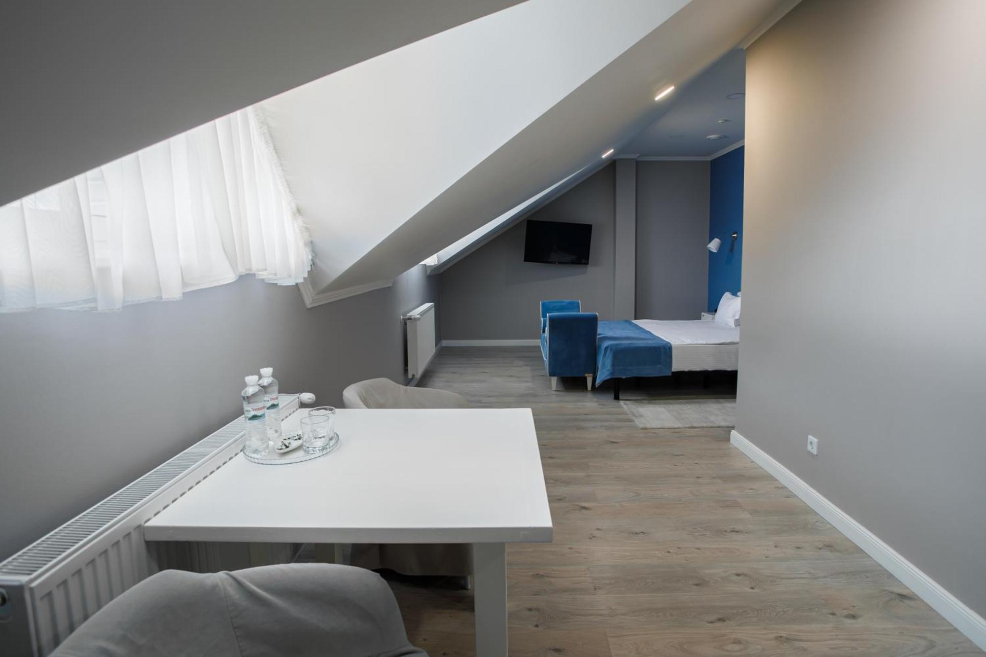 Rivoli Hotel Çernivtsi Dış mekan fotoğraf