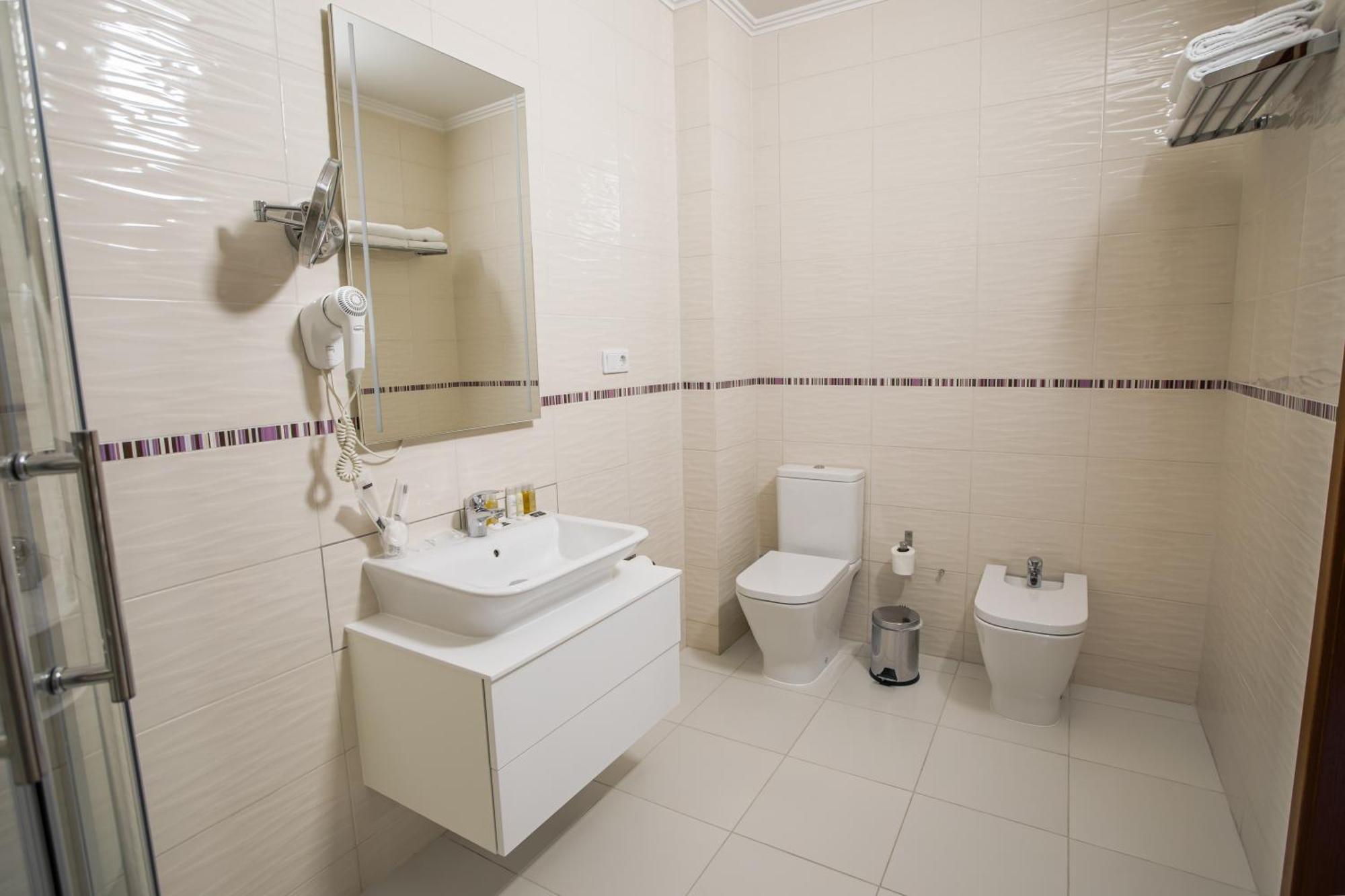 Rivoli Hotel Çernivtsi Dış mekan fotoğraf