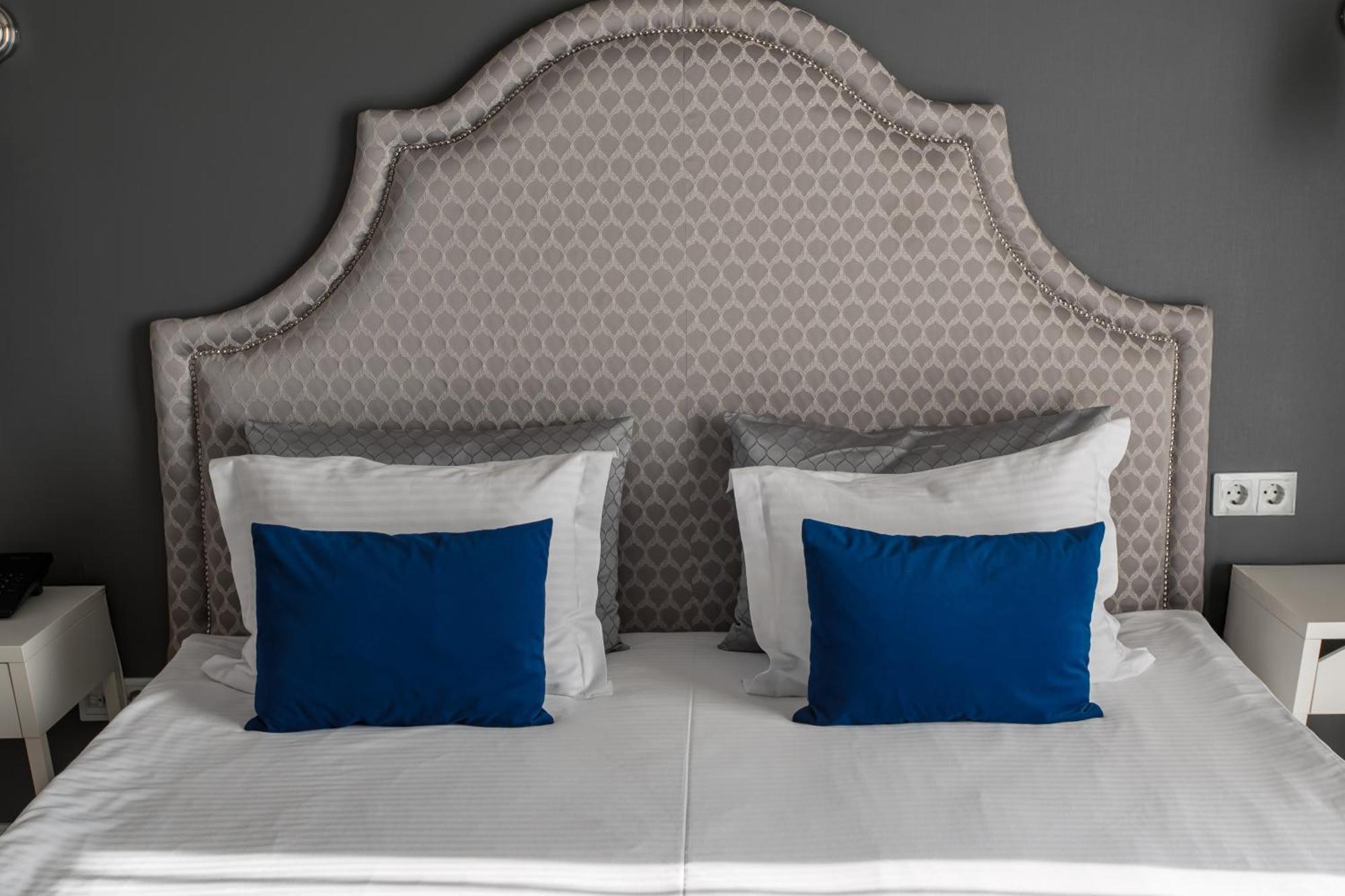 Rivoli Hotel Çernivtsi Dış mekan fotoğraf